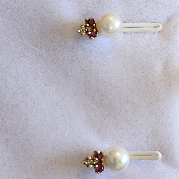 Ruby, pearl and diamond earrings in 18k gold. - Picture 5 of 10